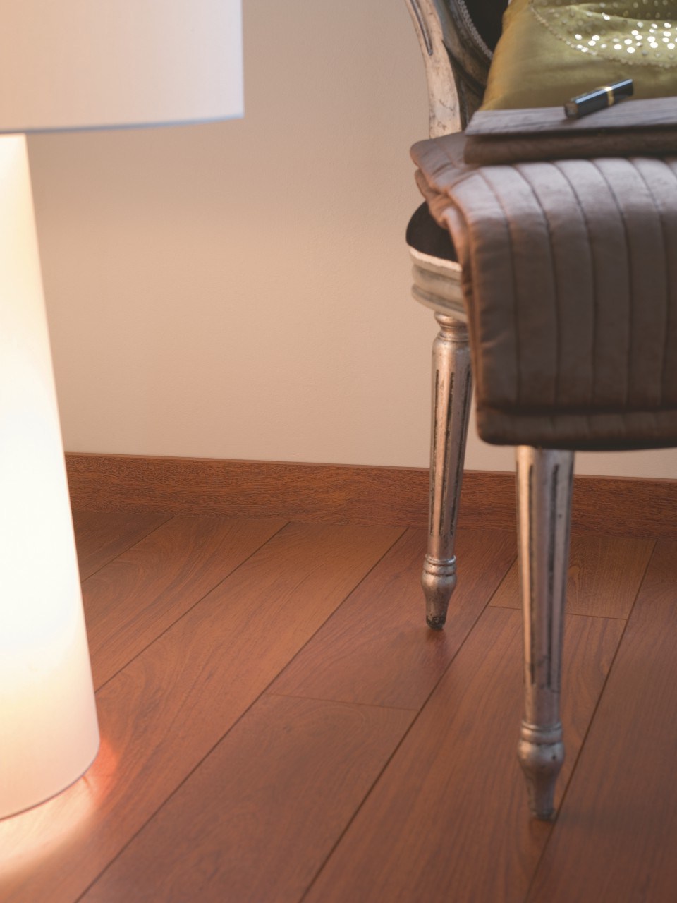 Ламинат Quick Step Perspective 4 Мербау UF996-2 фото в интерьере